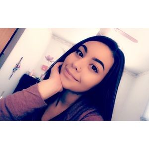 Meet your Posher, Alexia